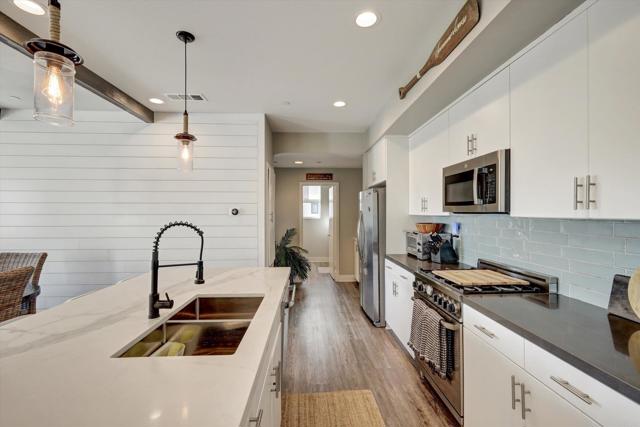 1570 Vista Del Mar Way, Oceanside CA: https://media.crmls.org/mediaz/f3160e74-3e0f-463d-802b-139001007465.jpg