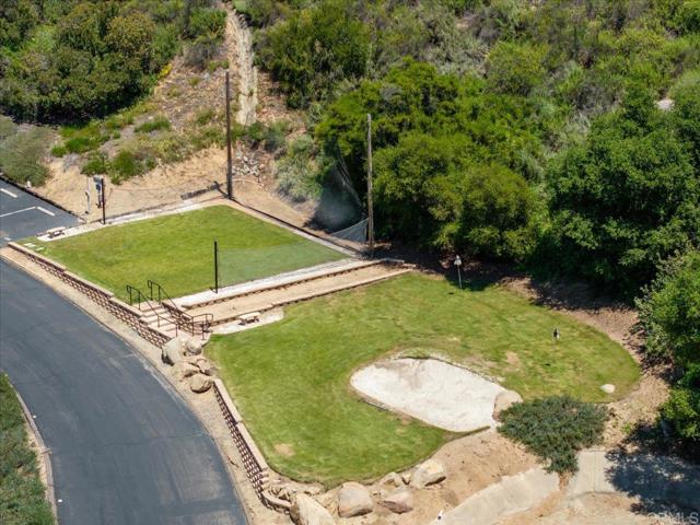 8975 Lawrence Welk Dr, Escondido CA: https://media.crmls.org/mediaz/f3164884-021b-47b0-b490-771d21510e61.jpg