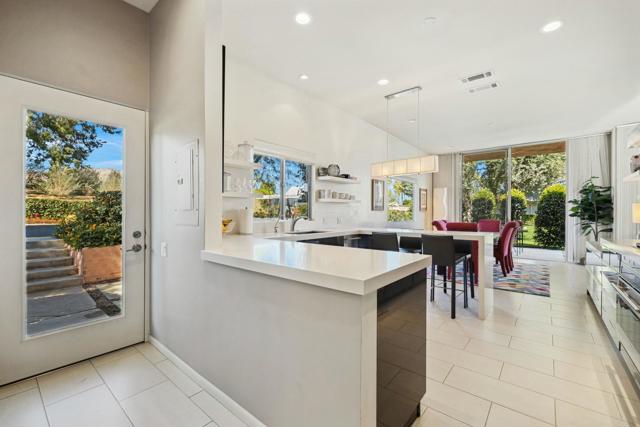 47360 Jadida Avenue, Palm Desert CA: https://media.crmls.org/mediaz/f316673f-fd61-40c7-9b70-b3e8d73323c4.jpg