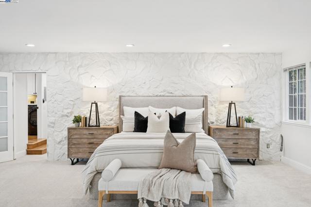 55 Cora Ct, Walnut Creek CA: https://media.crmls.org/mediaz/f316833d-27a8-4d53-94e2-ad9b3d11686c.jpg