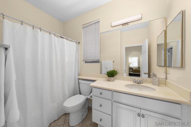 6789 Camino De Amigos, Carlsbad CA: https://media.crmls.org/mediaz/f3169842-1684-4334-bace-40b2d86e1f0e.jpg
