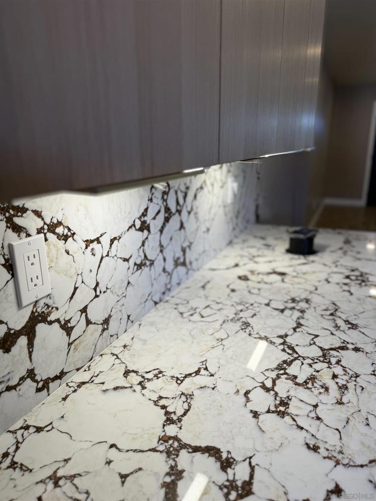 519 Camelot Dr - photo 8