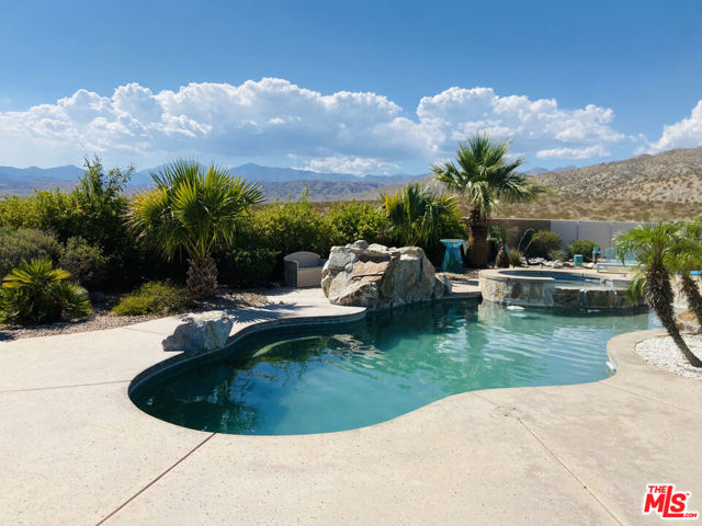 64025 Dolomite Court, Desert Hot Springs CA: https://media.crmls.org/mediaz/f31811c7-823c-4a1e-94f7-95e573d68825.jpg
