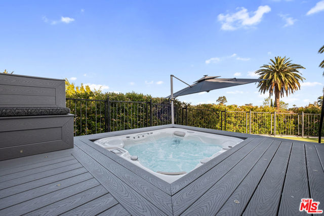6801 Iris Circle, Los Angeles CA: https://media.crmls.org/mediaz/f318abe5-4e27-4353-a0c9-ce155cb9ace6.jpg