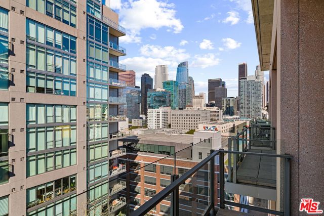 1111 S Grand Avenue, Los Angeles CA: https://media.crmls.org/mediaz/f318dd4f-9130-40cc-9585-84ab340fac8a.jpg