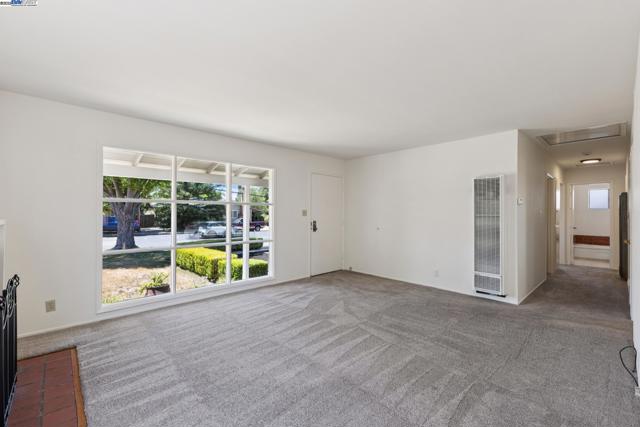 916 El Caminito, Livermore CA: https://media.crmls.org/mediaz/f318f6d8-282c-4e60-b19b-12e94a230969.jpg