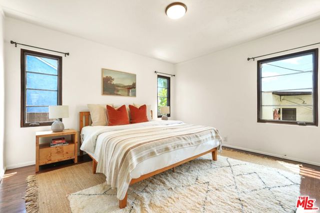 2218 Pearl Street, Santa Monica CA: https://media.crmls.org/mediaz/f319c028-5dbf-4a4d-88f4-fef17a111458.jpg