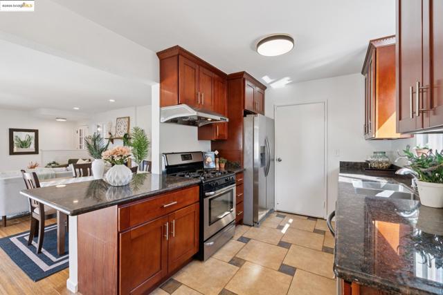 2309 Potrero Ct, Pinole CA: https://media.crmls.org/mediaz/f319ee7d-c7f9-4054-ac3a-593bf7d7de7c.jpg