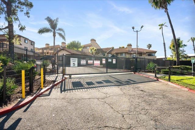 955 Postal Way, Vista CA: https://media.crmls.org/mediaz/f31a1812-4e7e-4ea1-91b2-ee649c8ce6ec.jpg