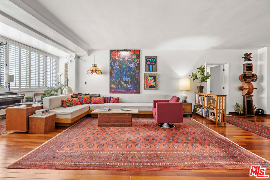 531 N Rossmore Avenue 204, Los Angeles, CA 90004