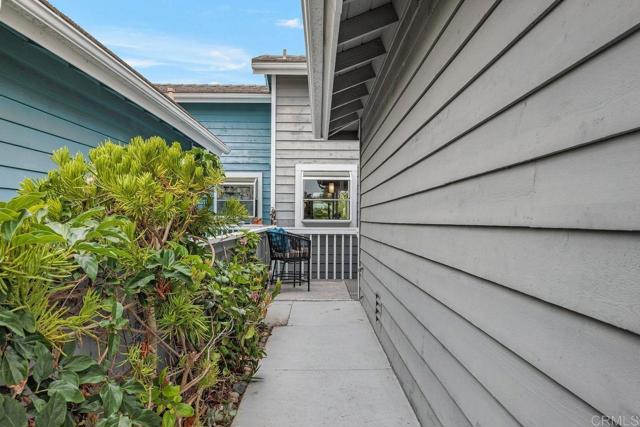Detail Gallery Image 5 of 40 For 598 Summer View Cir, Encinitas,  CA 92024 - 3 Beds | 2/1 Baths