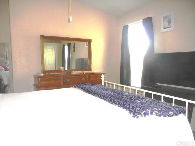 2300 E Valley Parkway, Escondido CA: https://media.crmls.org/mediaz/f31a7f34-b42f-4063-b3c8-81af8c2bcd22.jpg