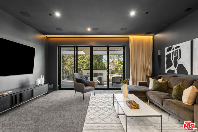 17401 Rancho Street, Encino CA: https://media.crmls.org/mediaz/f31ae7f7-48f3-479c-b52f-7e3388a244d1.jpg