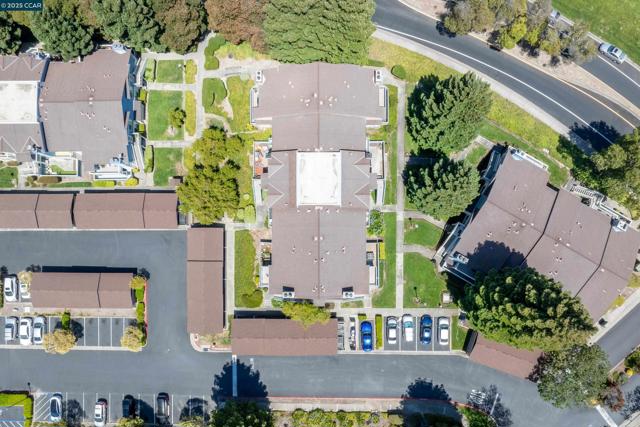 15 Glenwood, Hercules CA: https://media.crmls.org/mediaz/f31b28e6-9733-44b0-bef9-258b71cfad4e.jpg