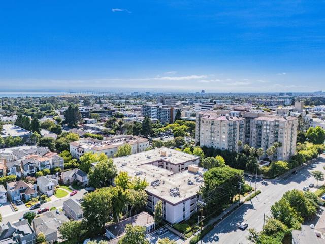 58 N El Camino Real, San Mateo CA: https://media.crmls.org/mediaz/f31b3b84-d85b-4d3f-804c-93caa5f2558e.jpg
