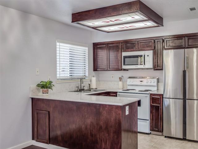 350 Creekview Drive, Morgan Hill CA: https://media.crmls.org/mediaz/f31ba969-fece-40e9-a762-5d5809b1cbe7.jpg