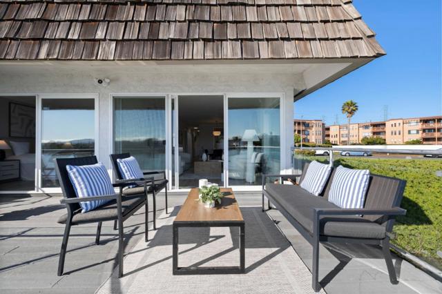 464 Fathom Drive, San Mateo CA: https://media.crmls.org/mediaz/f31c0ad8-ddf4-44f6-a41c-618557f37724.jpg