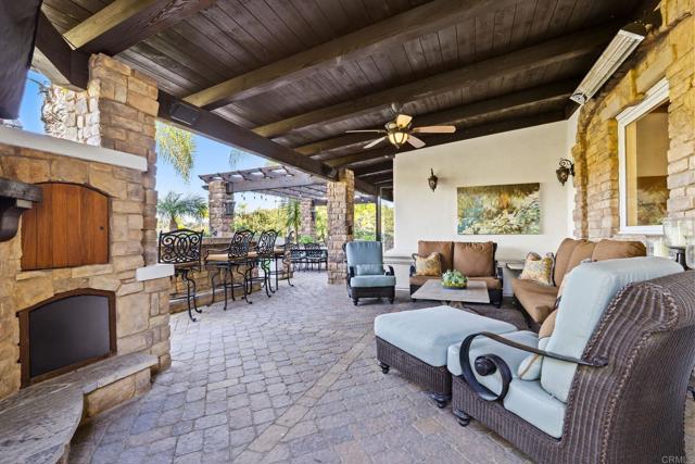 Detail Gallery Image 38 of 51 For 3376 Calle Tres Vistas, Encinitas,  CA 92024 - 5 Beds | 5/1 Baths