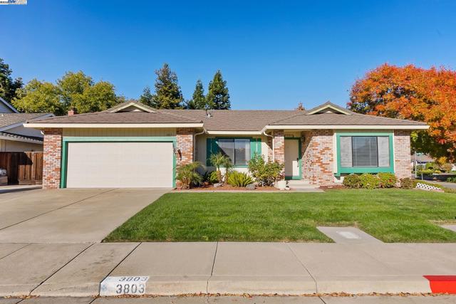 3803 Cheshire Ct, Pleasanton CA: https://media.crmls.org/mediaz/f31ca1ee-c5ba-4dbf-a963-a0fa8cc0b5c4.jpg