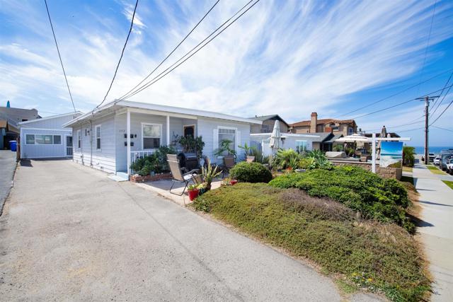 157 MAPLE AVE., Carlsbad CA: https://media.crmls.org/mediaz/f31ce3c7-09a6-4352-b3e3-426f548980b4.jpg