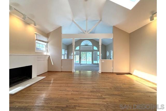 920 Country Club, Coronado CA: https://media.crmls.org/mediaz/f31d0873-e647-4935-9c2a-8fb8582359af.jpg