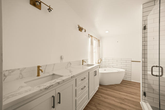 62851 Aberdeen Drive, Joshua Tree CA: https://media.crmls.org/mediaz/f31e7972-0618-4c23-9c52-7109bdb50350.jpg