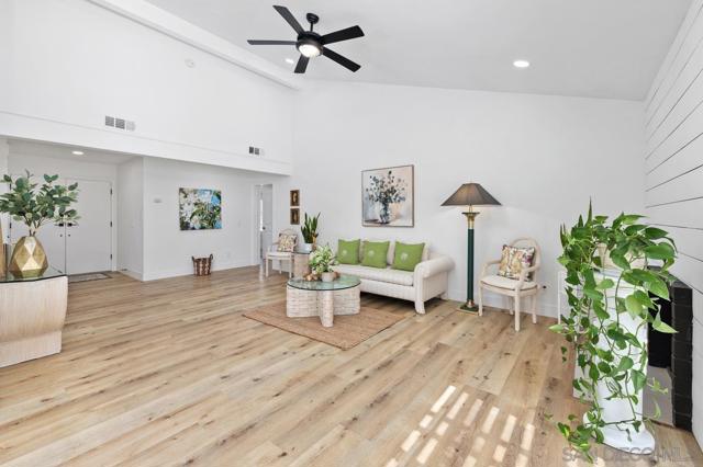 12687 Senda Acantilada, San Diego CA: https://media.crmls.org/mediaz/f31eb1d6-e19e-4b91-bb5f-a9a60a93a7c6.jpg