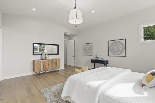 1303 American Way, Menlo Park CA: https://media.crmls.org/mediaz/f31edf5c-334c-499d-a35f-2a979d8c52e0.jpg