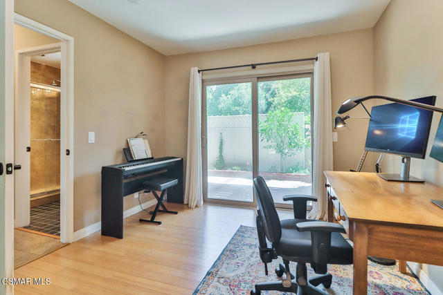 434 Vista Dorado Lane, Oak Park CA: https://media.crmls.org/mediaz/f31ee96b-2de8-40b3-91d1-dc57e1b1a16d.jpg