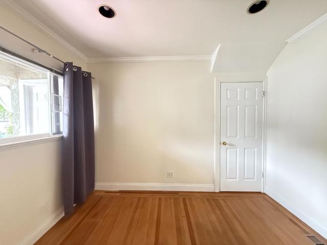 2326 Le Conte Avenue, Berkeley CA: https://media.crmls.org/mediaz/f31ef1ea-627d-4149-a311-532086ac1d0b.jpg