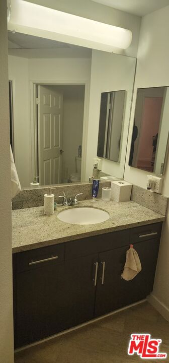 884 Palm Avenue, 302 photo 8