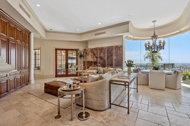 28 Grande View Court, Rancho Mirage CA: https://media.crmls.org/mediaz/f31f90e0-ead7-4b2d-ab54-dc07afa35346.jpg