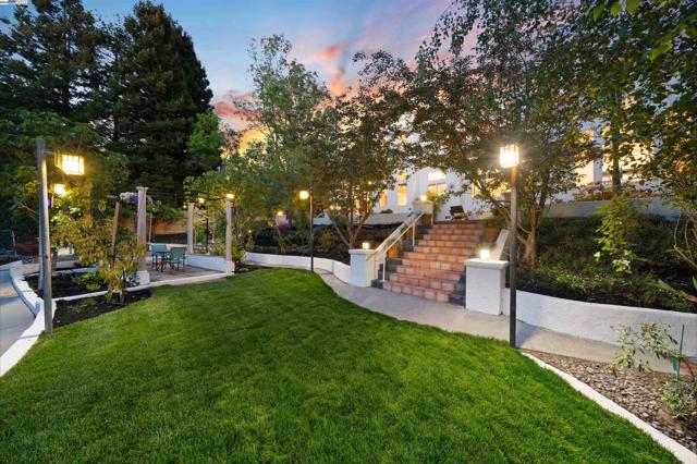 45221 Rutherford Ter, Fremont CA: https://media.crmls.org/mediaz/f320a736-281a-45aa-88ad-383ba998b352.jpg