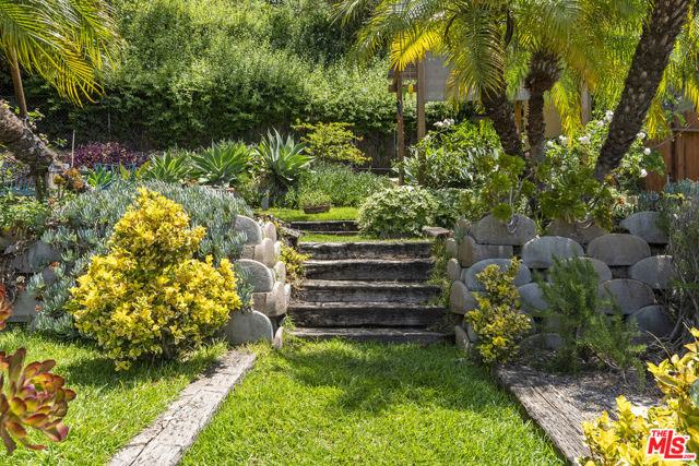 2174 Alcyona Drive, Los Angeles CA: https://media.crmls.org/mediaz/f320a9ae-cd1e-4c89-8dce-ae2a7bf5e30c.jpg