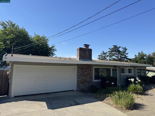 673 Doreen Way, Lafayette CA: https://media.crmls.org/mediaz/f3214fa4-e977-4f4b-aaf9-d6617f16e60d.jpg