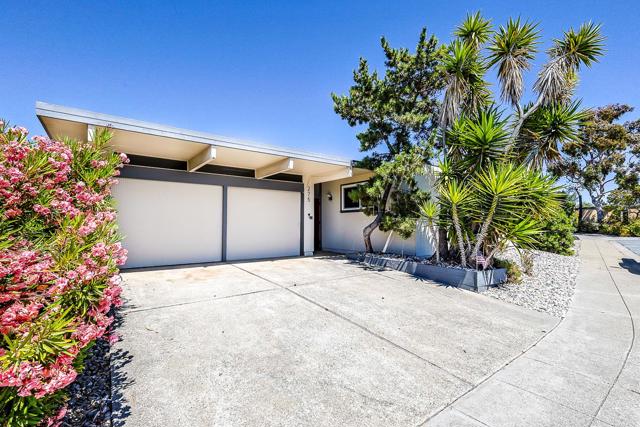 275 Puffin Court, Foster City CA: https://media.crmls.org/mediaz/f321721a-d327-431b-aec3-6c18d80dc7ad.jpg