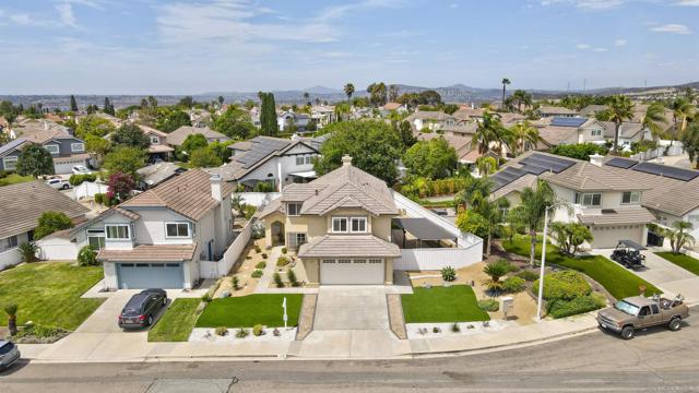 609 Rue Bayonne, Chula Vista CA: https://media.crmls.org/mediaz/f32173a3-6827-4fc6-bb24-5a84261ab600.jpg