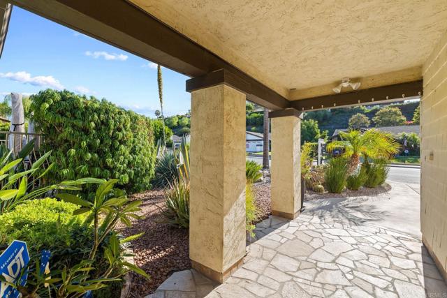 Detail Gallery Image 9 of 55 For 731 Dewane Dr, El Cajon,  CA 92020 - 3 Beds | 3 Baths