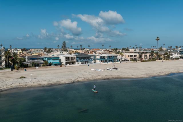 2841 Bayside Walk, San Diego CA: https://media.crmls.org/mediaz/f3229c9c-10e3-45fb-83ed-644fe94bb289.jpg