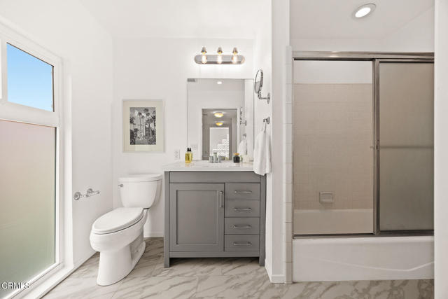Detail Gallery Image 11 of 21 For 477 S Euclid Ave a,  Pasadena,  CA 91101 - 2 Beds | 2/1 Baths