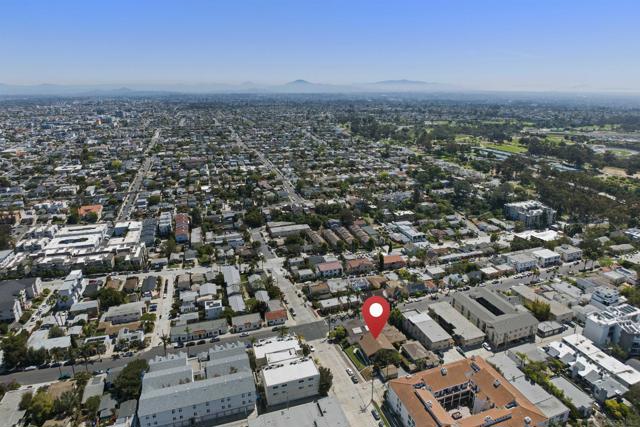 1821 25 Cypress Ave, San Diego CA: https://media.crmls.org/mediaz/f323e182-b435-4665-8bff-203754222c90.jpg