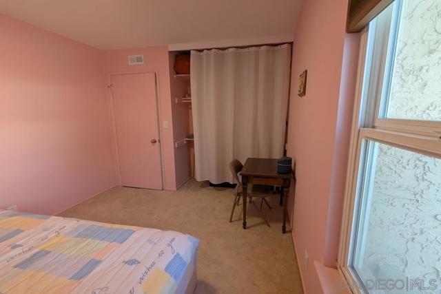 11416 Osoyoos Pl, San Diego CA: https://media.crmls.org/mediaz/f323fa10-d715-4581-ad46-3553166a6357.jpg