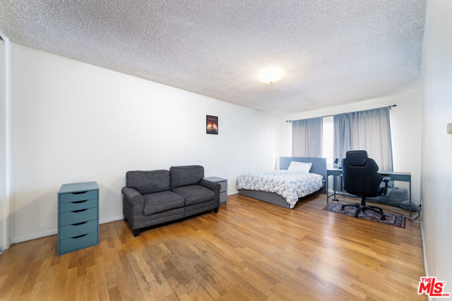 2 Bed Home for Sale in Valley Village, California