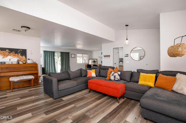 43063 Lemonwood Dr Drive, Lancaster CA: https://media.crmls.org/mediaz/f3259480-421c-4162-ab2a-7ad89c8e963f.jpg