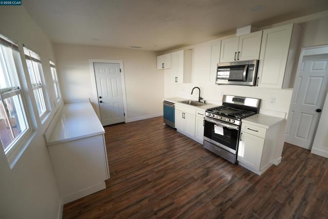 1360 99th ave, Oakland CA: https://media.crmls.org/mediaz/f325f072-85c0-4128-a3cd-9e5a96fe5685.jpg
