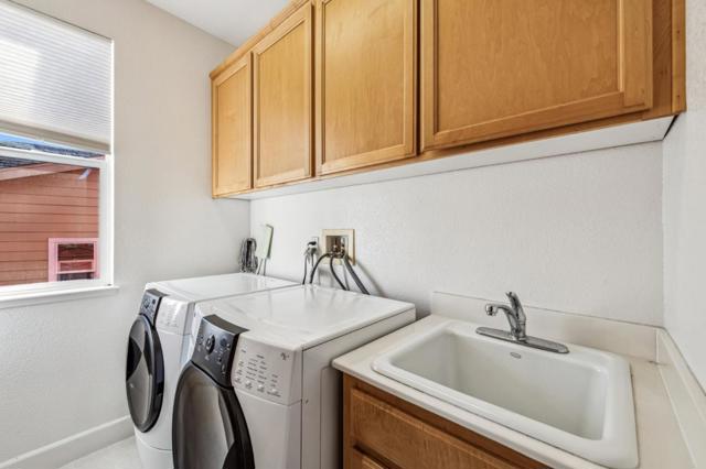 36 Pointe View Place, South San Francisco CA: https://media.crmls.org/mediaz/f325f32a-d3f5-4ca5-b148-ad5602c7febb.jpg