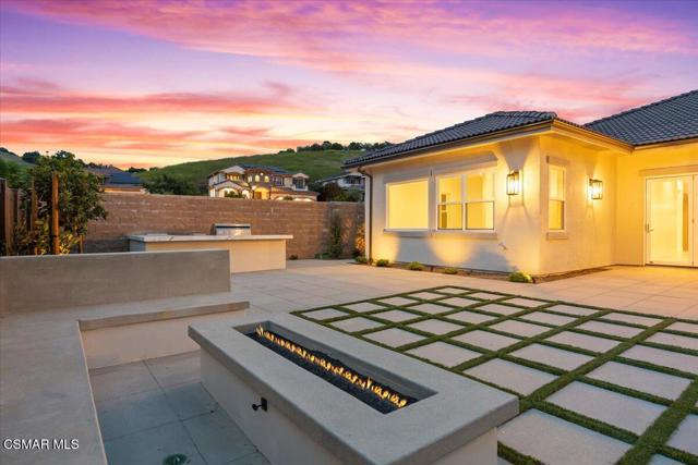 361 Toyon Court, Thousand Oaks CA: https://media.crmls.org/mediaz/f3261813-8e91-43f1-baa1-370cc67d7b9d.jpg