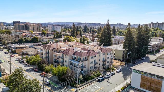 153 N San Mateo Drive, San Mateo CA: https://media.crmls.org/mediaz/f32633cd-f82f-4eed-b27e-2ae3254aeb3c.jpg