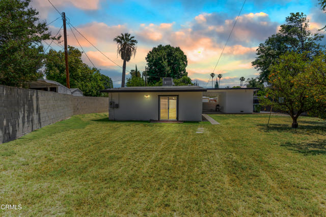 7745 Geyser Avenue, Reseda CA: https://media.crmls.org/mediaz/f3263e3d-f7d5-4e8a-b414-66067a591d18.jpg