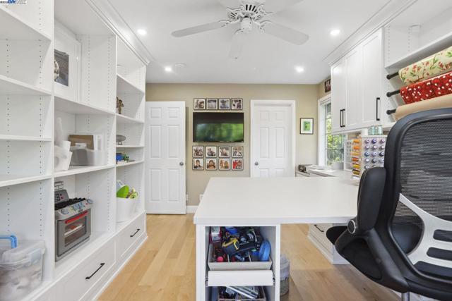 304 AVONDALE LANE, Livermore CA: https://media.crmls.org/mediaz/f3268761-f05e-4ffe-8ecb-75b59d50452a.jpg